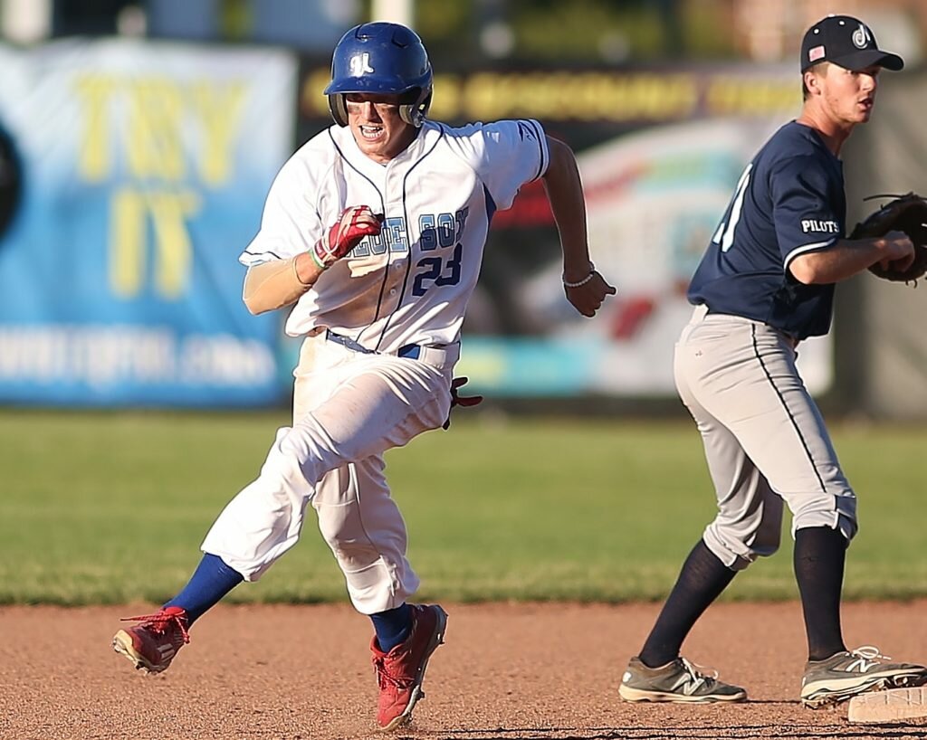 Utica's Kyle Winkler flies around second base during the Blue Sox 4th inning rally. (Photo By- Jeff Pexton - Perfect Game Imaging)